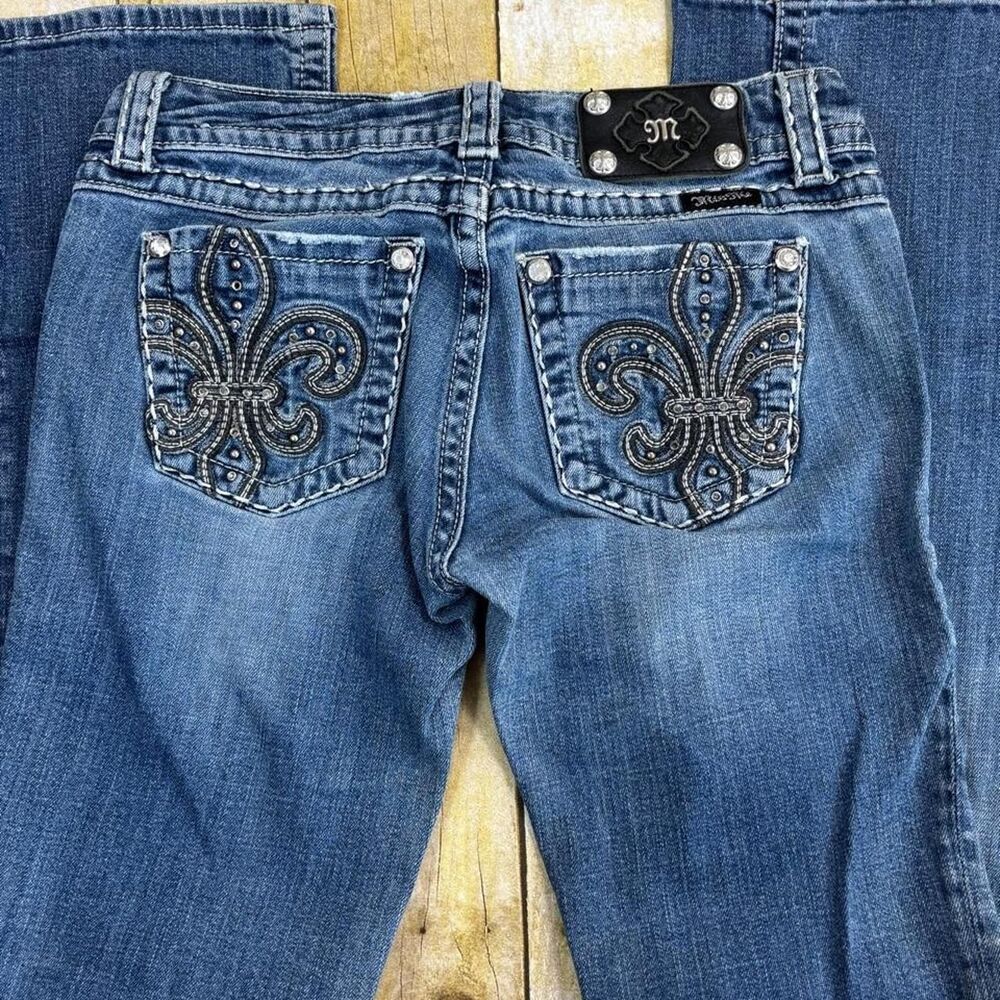 Miss Me Womens Blue Jeans Size 27 Jeweled Embroidered